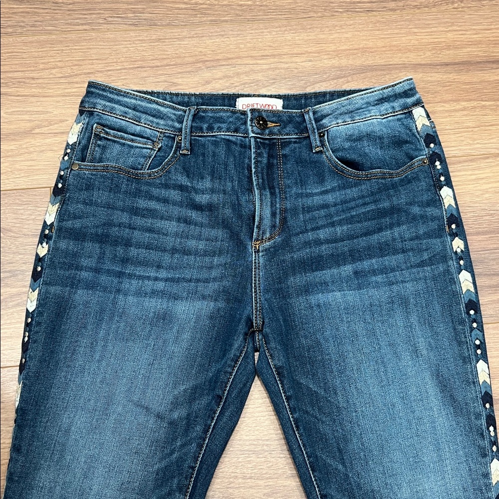 Driftwood Jackie Jeans with Chevron Side Embroidered Detail Size 31 - Picture 4 of 12